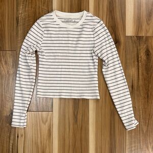 Abercrombie & Fitch White and Gray Striped Long Sleeve Tee